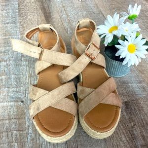 Platform sandals